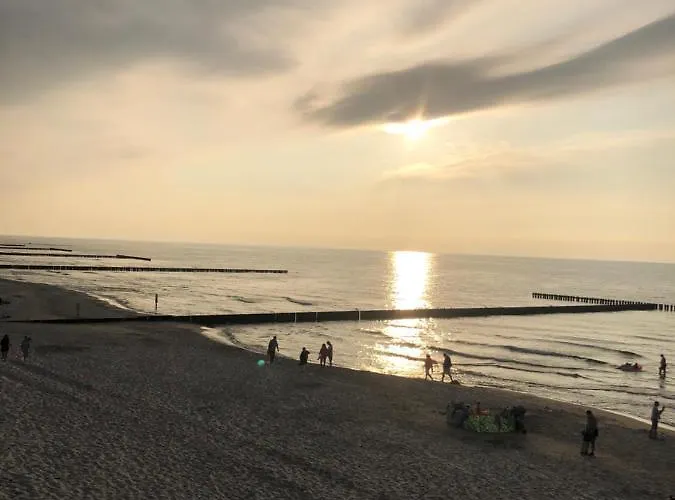 Pod Wydmami 40m Od Plazy Сasa de vacaciones Dźwirzyno